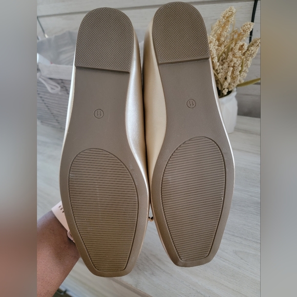 Women's gold ballet flats - size 11 - Picture 2 of 4